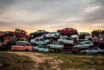 many cars